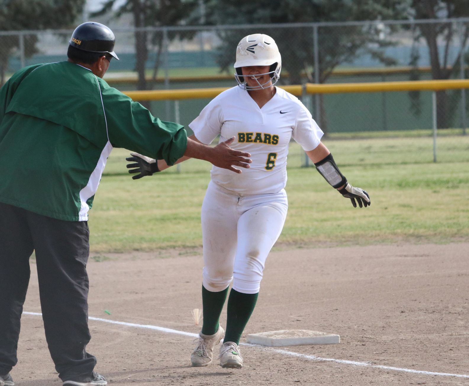Randall’s 3-run homer propels Golden Bears in fourth inning